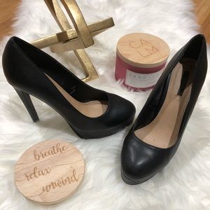 Black Heels, tall and night out heels. Forever 21